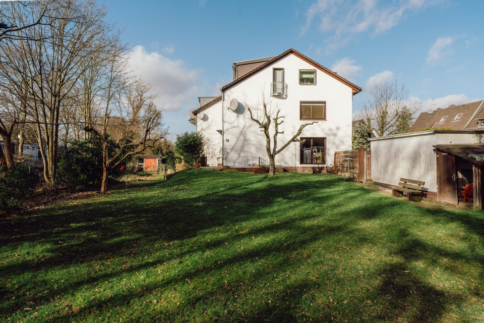 Kleines Mehrfamilienhaus mit Balkonen